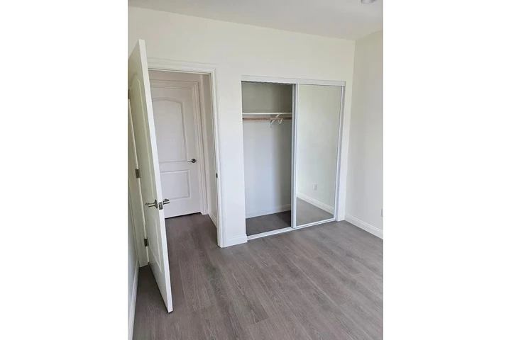 $850 : Ready home for rent in Anaheim image 3