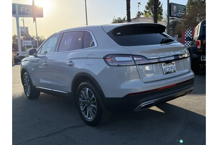 $36995 : Lincoln Nautilus 2022 AWD Re image 4