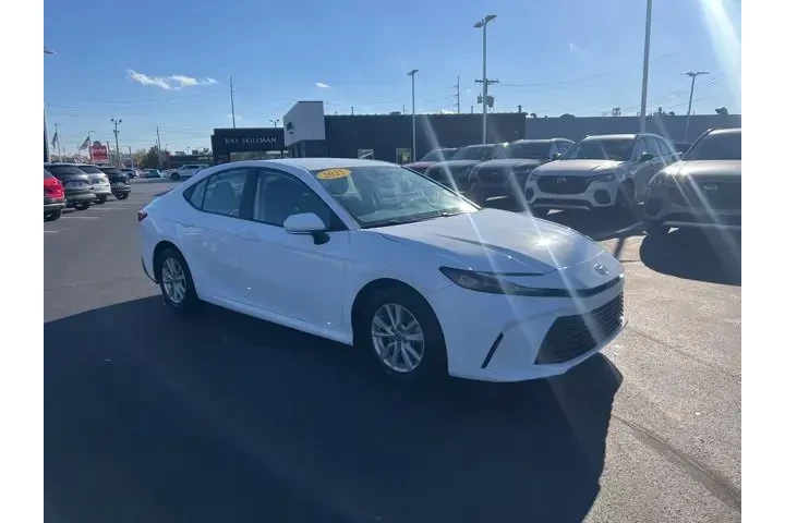 $25980 : Toyota Camry 2025 LE 4dr Sed image 1