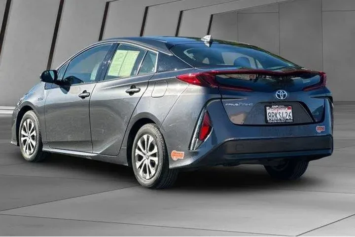 $17800 : Toyota Prius Prime 2020 LE 4 image 10