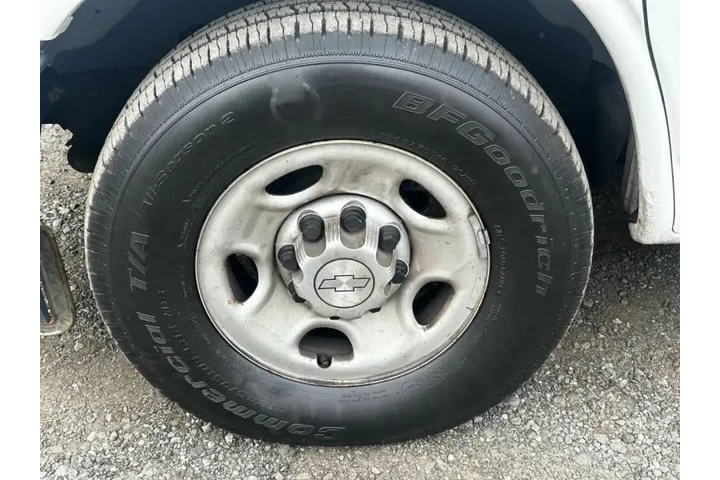 $11990 : 2017 Express 2500 image 9