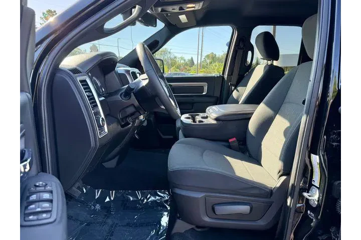 $25900 : Ram 1500 Classic 2022 4x4 SL image 6