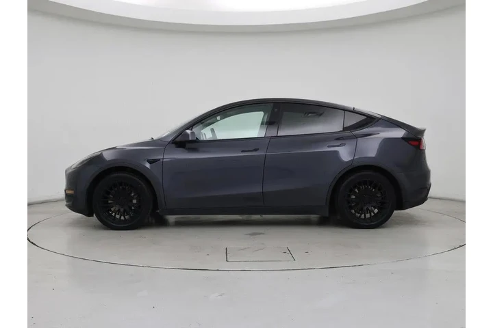 $27998 : Tesla Model Y 2021 AWD Long image 3