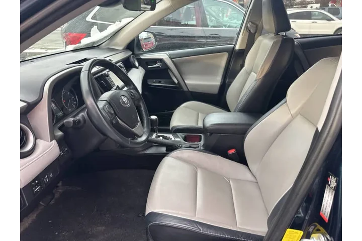 $16995 : 2017 RAV4 Platinum image 7