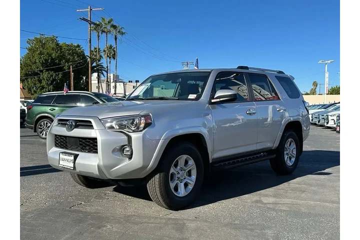 $36995 : Toyota 4Runner 2023 4x2 SR5 image 2
