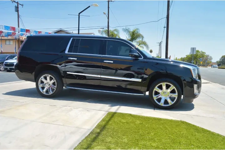 $29995 : 2019 Escalade ESV 4WD 4dr Pre image 6