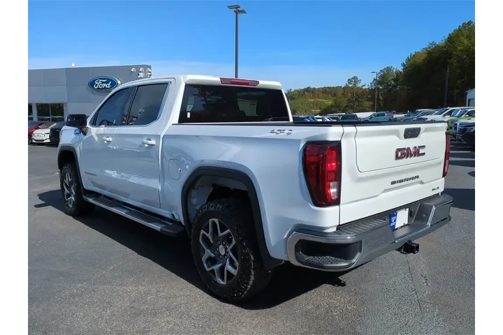 $37856 : GMC Sierra 1500 2023 4x4 SLE image 6