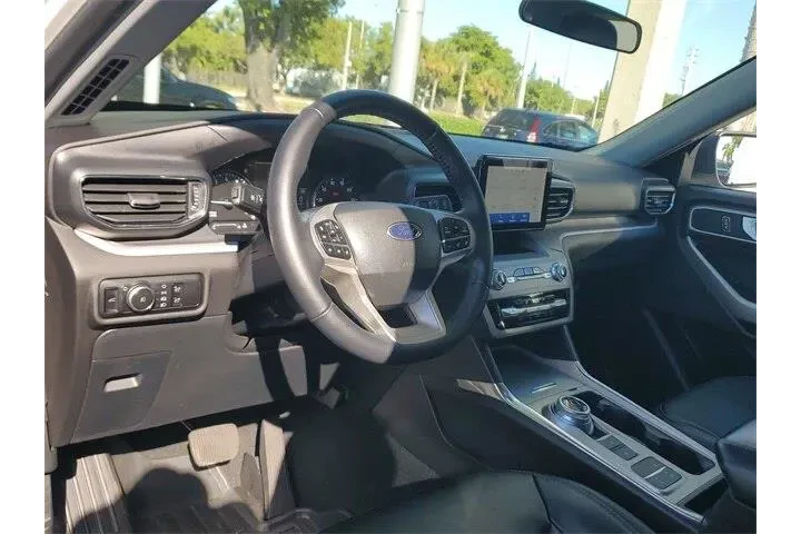$24590 : Ford Explorer 2023 XLT 4dr S image 10