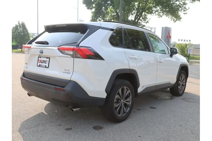 $25977 : Toyota RAV4 Hybrid 2022 AWD image 10