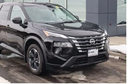 $23644 : Nissan Rogue 2025 AWD SV 4dr thumbnail