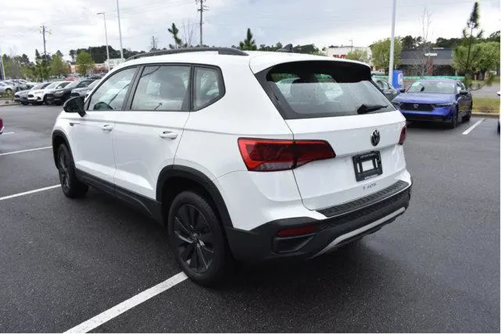 $19798 : Volkswagen Taos 2024 S 4dr S image 7