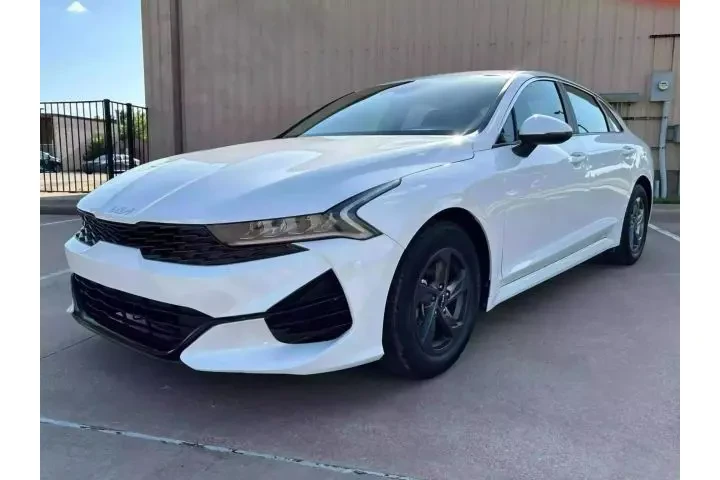 $20999 : 2023 KIA K5LXS SEDAN 4D image 4