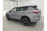 $26997 : Mitsubishi Outlander 2023 AW thumbnail