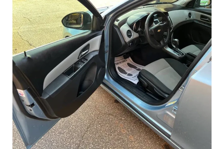 $5999 : 2011 Cruze LS image 9