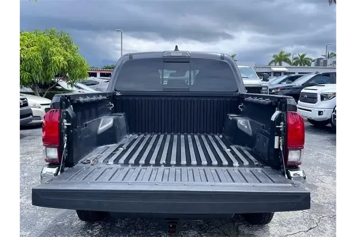 $30990 : Toyota Tacoma 2021 4x2 TRD S image 7