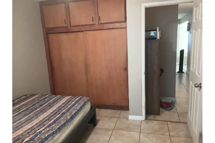 $850 : SE RENTA CUARTO AREA  EAST LA image 1