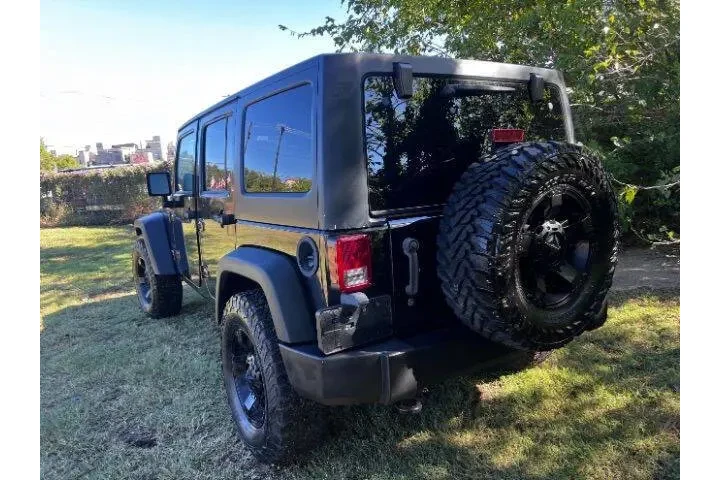 $17995 : 2011 Wrangler Unlimited image 4