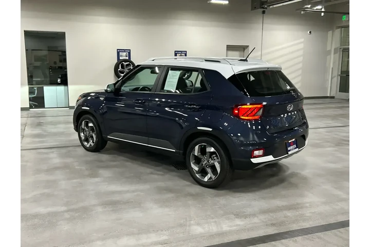 $19238 : Hyundai VENUE 2024 Limited 4 image 5