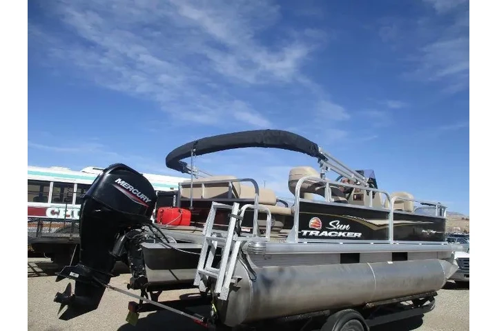 2021 Sun Tracker Bass Buggy XL image 3