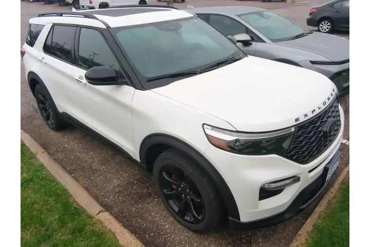 $31490 : Ford Explorer 2020 AWD ST 4d image 2