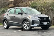 $17865 : Nissan Kicks 2024 S 4dr Cros thumbnail