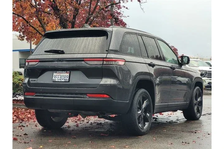$30988 : Jeep Grand Cherokee 2023 4x4 image 4