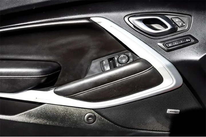 $28994 : Chevrolet Camaro 2018 SS 2dr image 10