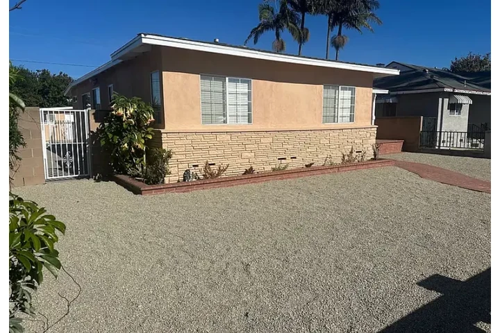 $2250 : 405 freeway. California open image 2