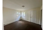 $800 : Beautiful Home...Mastic, NY thumbnail