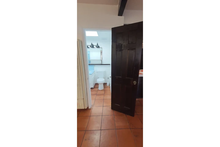 $1350 : ESTUDIO WEST HOLLYWOOD image 10