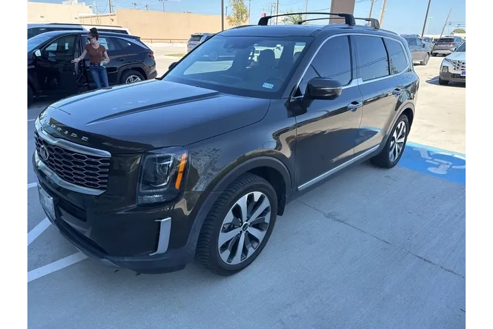 $16474 : Kia Telluride 2020 S 4dr SUV image 4