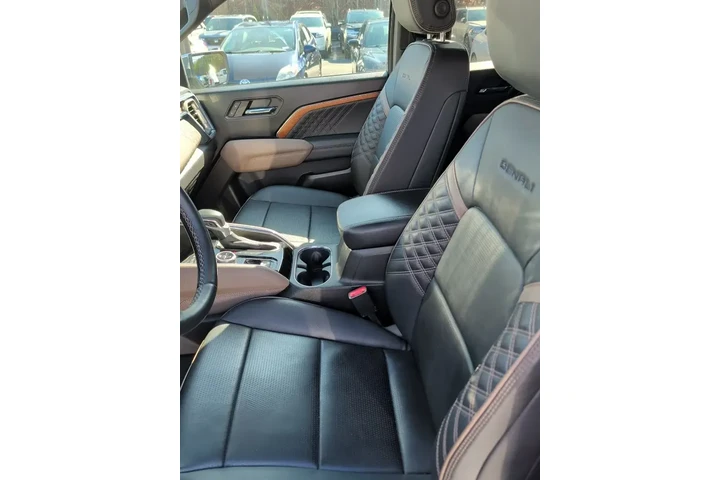 $40000 : GMC Canyon 2023 4x4 Denali 4 image 6