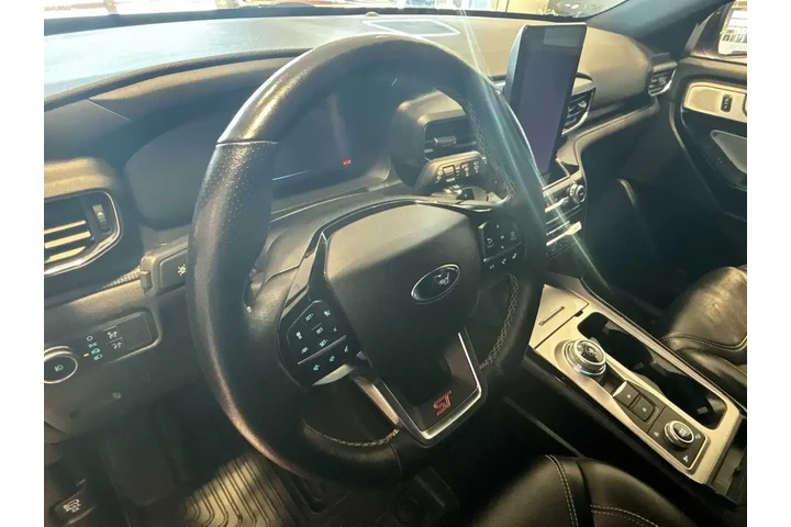 $39887 : Ford Explorer 2022 AWD ST 4d image 9