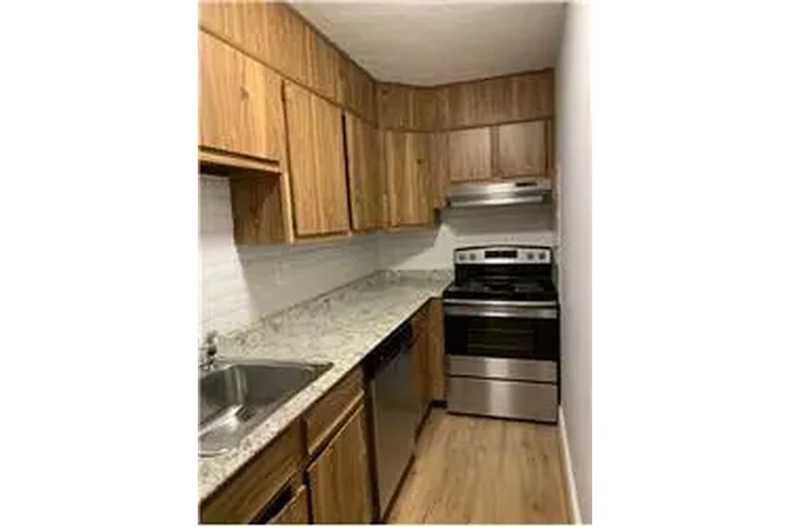 $2300 : Rental property with 1 bedro image 1