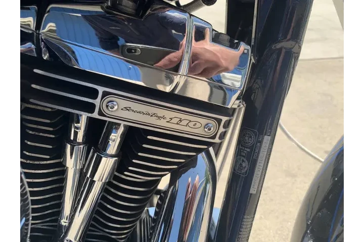 $11990 : 2007 Harley-Davidson Dyna CVO image 7
