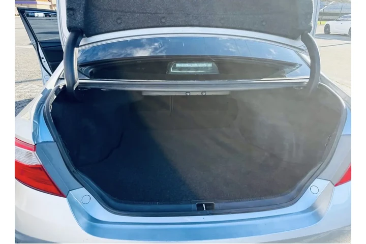 $7000 : 2017 Toyota Camry SE Available image 8