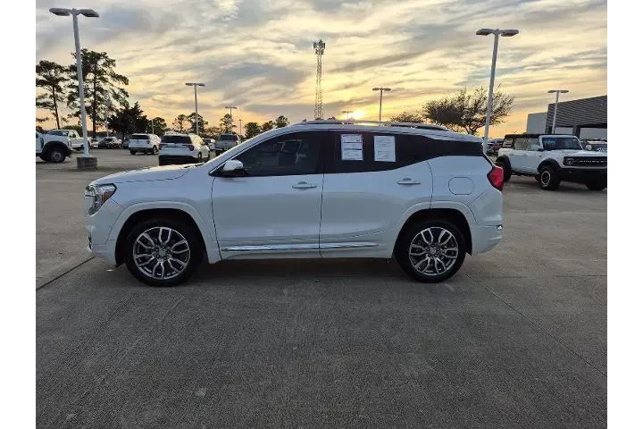 $29784 : GMC Terrain 2024 AWD Denali image 2