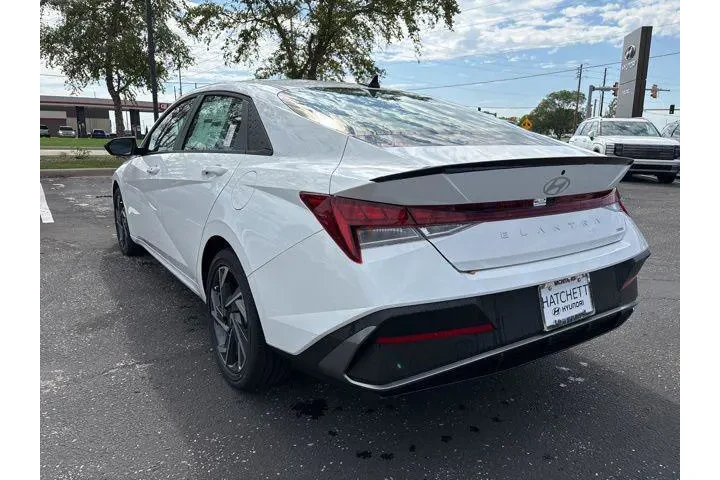 $27498 : Hyundai ELANTRA Hybrid 2025 image 7