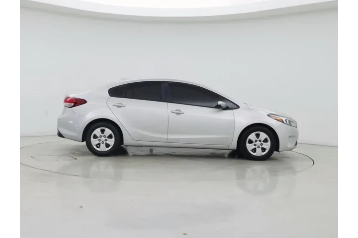 $10599 : Kia Forte 2017 LX 4dr Sedan image 7