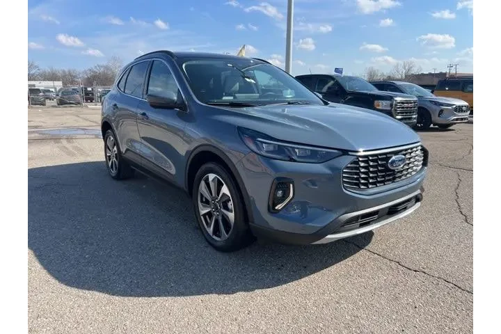 $27565 : Ford Escape 2023 AWD Platinu image 3