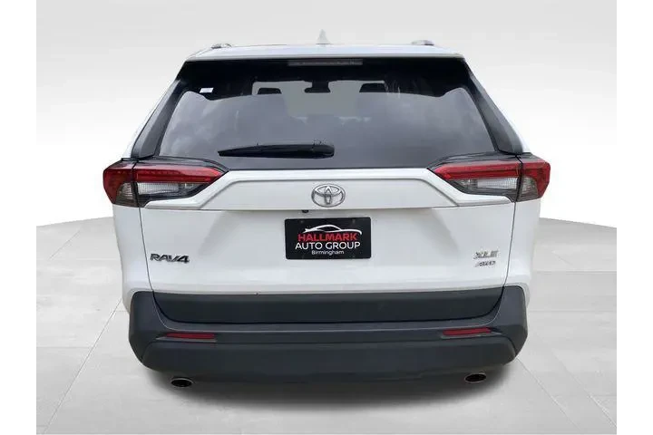 $25885 : Toyota RAV4 2024 AWD XLE 4dr image 3