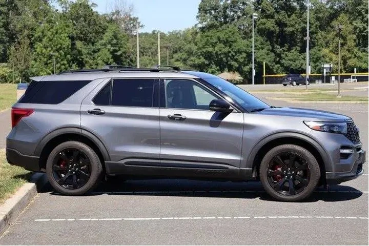 $39495 : Ford Explorer 2022 AWD ST 4d image 4