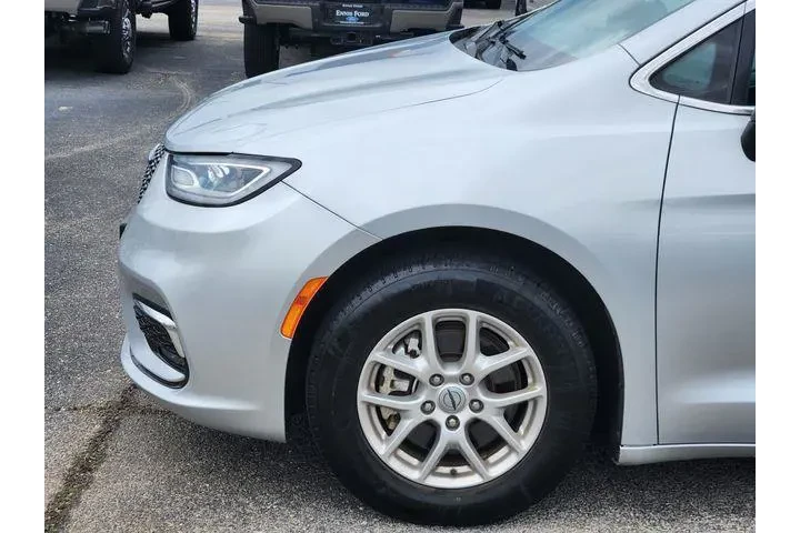 $24495 : Chrysler Pacifica 2023 Touri image 7