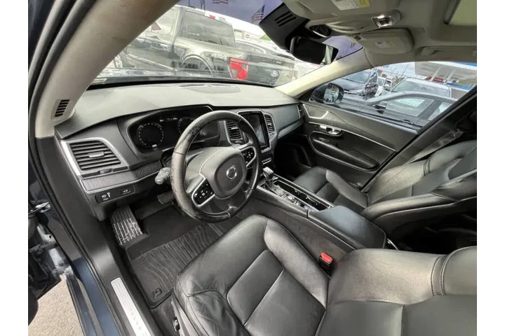 $16400 : 2020 XC90 T5 Momentum image 8