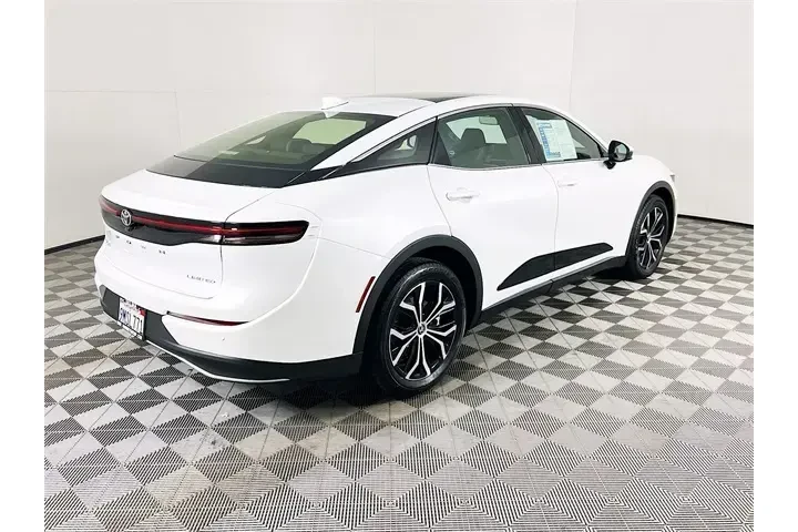 $39900 : Toyota Crown 2025 AWD Limite image 7