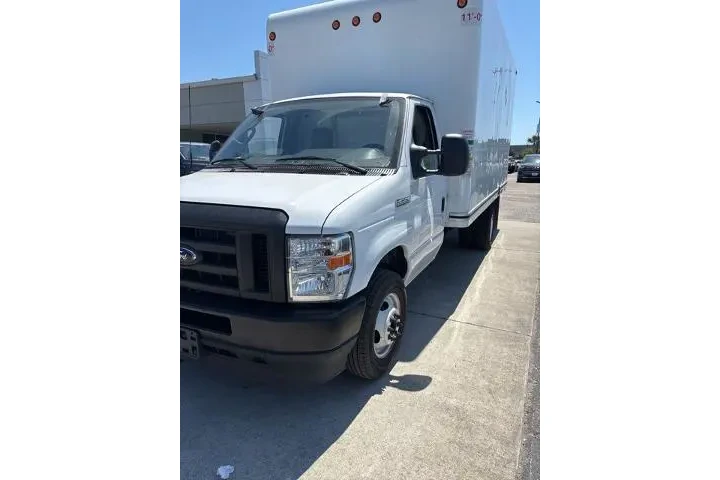 $34800 : Ford E-Series 2024 E-350 SD image 6