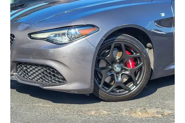 $27894 : Alfa Romeo Giulia 2022 AWD T image 3