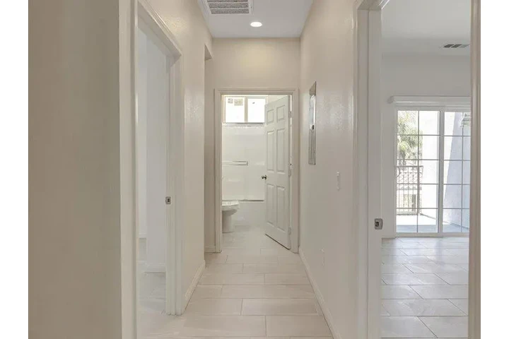 $2398 : Hemlock Gardens Apartment Home image 7