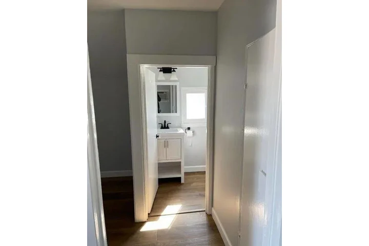 $1100 : Jardín estilo Newport Beach CA image 1