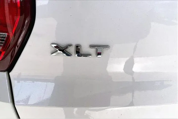 $8219 : Ford Explorer 2016 XLT 4dr S image 9